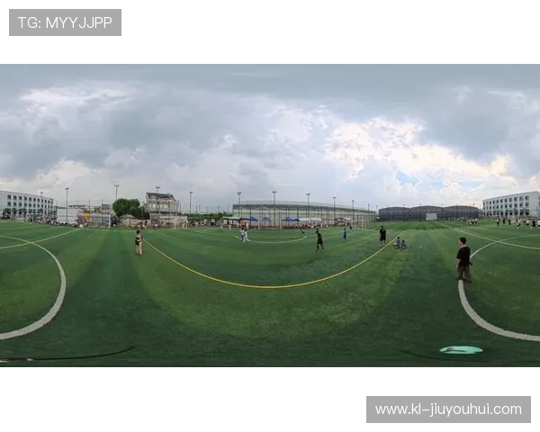 南通对战南京精彩足球回放全景呈现赛事进程关键瞬间详尽解析报道